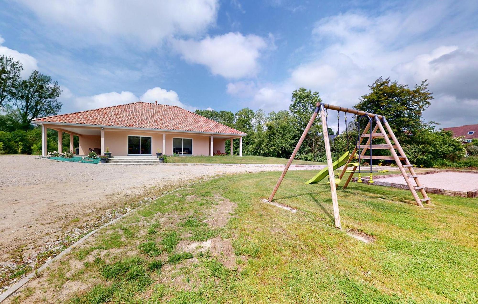 4 Bedroom Gorgeous Home In Bezinghem Exterior photo